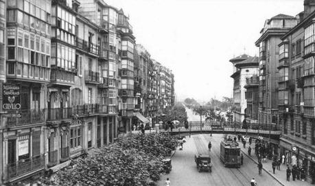 La calle de La Ribera y el puente
