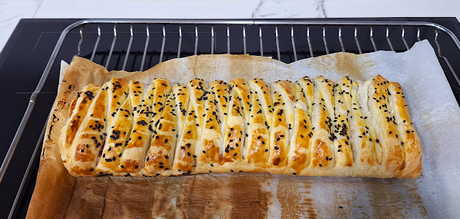 Trenza de hojaldre rellena de jamón serrano y queso