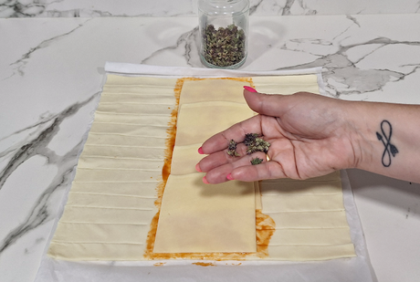 Trenza de hojaldre rellena de jamón serrano y queso