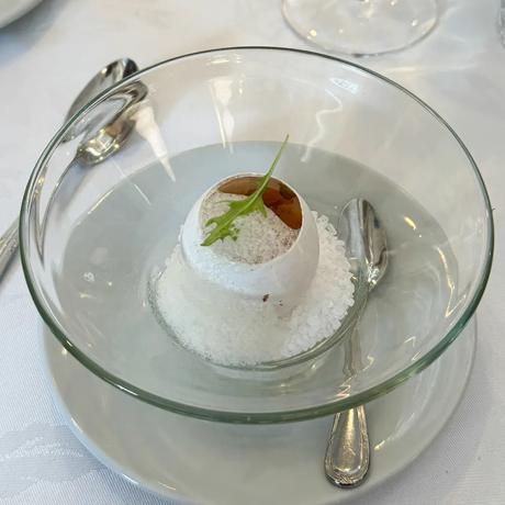 huevo de campo con sambayon y trufa