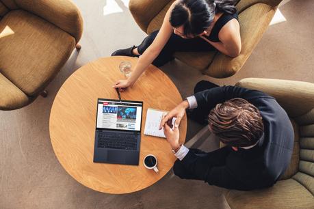 AI Ready: Una nueva era de productividad con ASUS ExpertBook B3 y B5 ExpertBook B3404_Scenario photo_