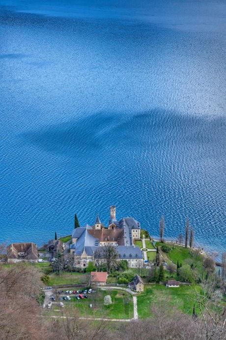 Rhône-Alpes: castillos, pueblos medievales y vistas panorámicas