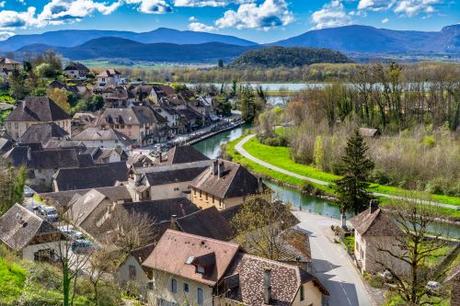 Rhône-Alpes: castillos, pueblos medievales y vistas panorámicas Rhône-Alpes: castillos, pueblos medievales y vistas panorámicas