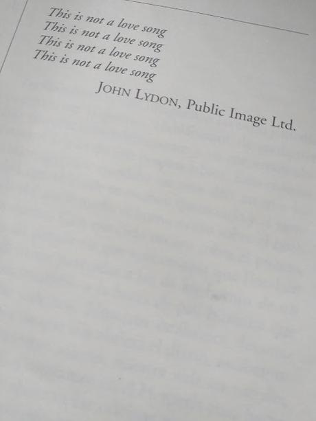 Estrellas muertas, de Álvaro Bisama Estrellas muertas, de Álvaro Bisama