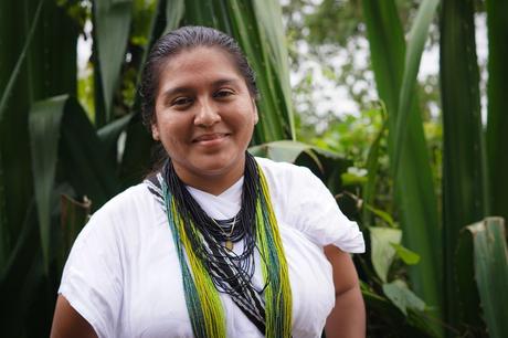 Sierra Nevada de Santa Marta es un paraje abundante en agua, de mañanas calientes y noches frías, con picos de más de cinco mil metros de altura cuyas nieves desembocan en el Caribe colombiano y está protegido por la comunidad indígena de los Arhuacos. Sierra Nevada de Santa Marta es un paraje abundante en agua, de mañanas calientes y noches frías, con picos de más de cinco mil metros de altura cuyas nieves desembocan en el Caribe colombiano y está protegido por la comunidad indígena de los Arhuacos.