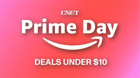 Texto: Ofertas Prime Day de CNET por menos de $10 sobre fondo rojo