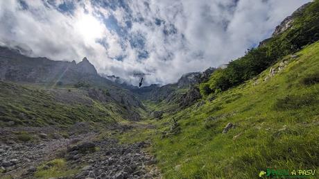 Subiendo por la Canal de Jidiellu