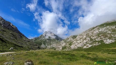 Camino a las Vegas del Toro, Cabrales
