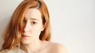 El poema de cada día. Hoy, Pequeñita, de Sara Búho (1991)