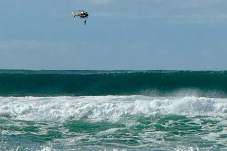 Un hombre arrastrado en Australia sobrevive gracias al Apple Watch Un hombre usa su Apple Watch para llamar al 911 después de ser arrastrado por el agua en Australia
