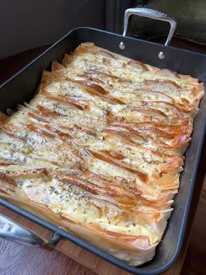 TARTA MASA FILO MAS PERA Y BRIE