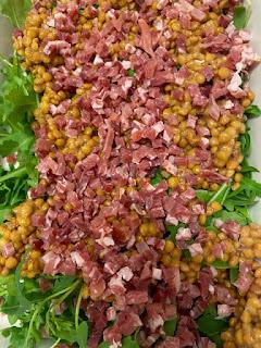 ENSALADA CON NECTARINAS, ANACARDOS Y LENTEJAS.