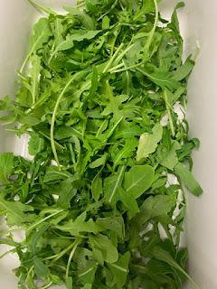 ENSALADA CON NECTARINAS, ANACARDOS Y LENTEJAS.