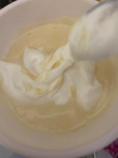 ENSALADA  CON MANZANA UVAS Y QUESO