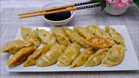 Gyozas - Jiaozi (饺子 en chino) / Gyōza (ギョーザ o ギョウザ en japonés)