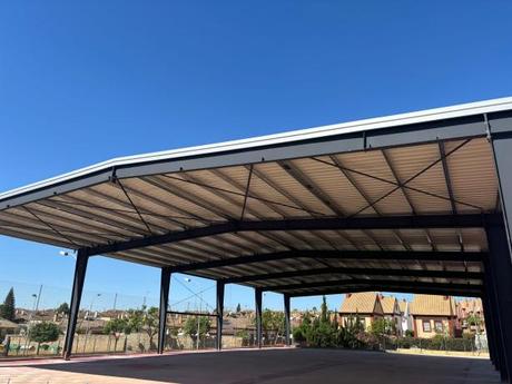 El ayuntamiento invierte cerca de medio millón de euros en la mejora de los centros educativos.