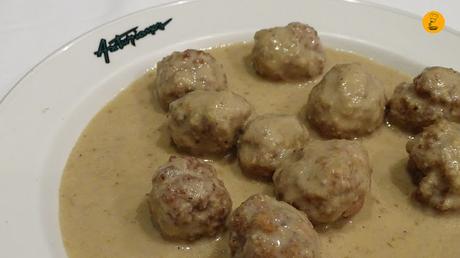 Albóndigas de boletus con salsa de hongos en Asturianos Madrid