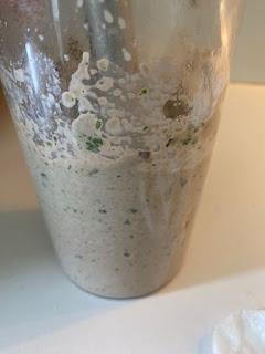 PASTA CON BERENJENAS, TOMATES Y PIÑONES