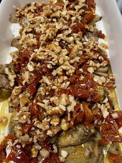 BURRATA CON ALCACHOFAS, TOMATE SECO Y NUECES