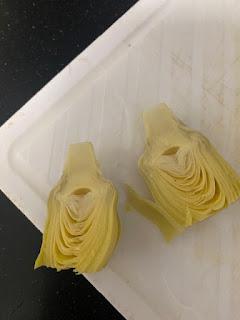 BURRATA CON ALCACHOFAS, TOMATE SECO Y NUECES