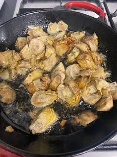 BURRATA CON ALCACHOFAS, TOMATE SECO Y NUECES