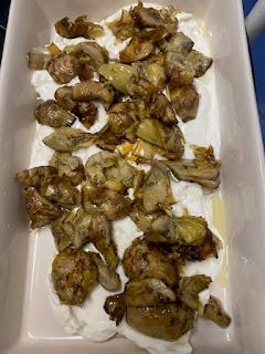 BURRATA CON ALCACHOFAS, TOMATE SECO Y NUECES