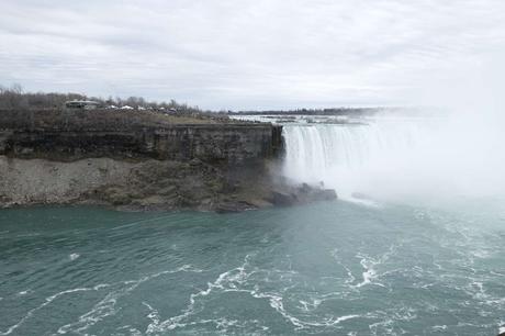 Fuente de imagen representativa: vista general del parque de las Cataratas del Niágara antes del eclipse solar total del 8 de abril de 2024 en las Cataratas del Niágara, Nueva York.  (Foto de Joan Amengol/VIEWpress)