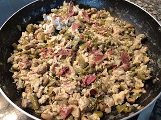 Revuelto de habas con vaina y jamón