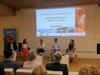 TERTULIA TOMATE HUEVO DE TORO DEL GUADALHORCE: UN TOMATE 5 ESTRELLAS