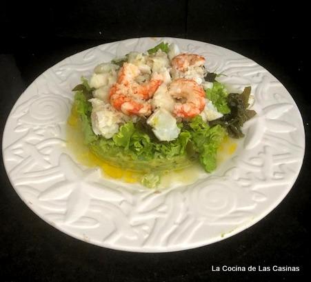 Ensalada de lechuga hoja de roble, bacalao, langostinos con base de guacamole byJose: #Homenajeblog Ensalada de lechuga hoja de roble, bacalao, langostinos con base de guacamole byJose: #Homenajeblog