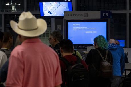 Actualización del domingo: 6.500 vuelos cancelados desde un error informático Actualización del domingo: 6.500 vuelos cancelados desde un error informático