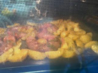 BUTIFARRAS CON PATATAS Y BEICON AL HORNO