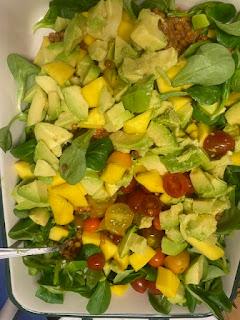 ENSALADA DE LENTEJAS , MANGO, ATUN Y AGUACATE ENSALADA DE LENTEJAS , MANGO, ATUN Y AGUACATE