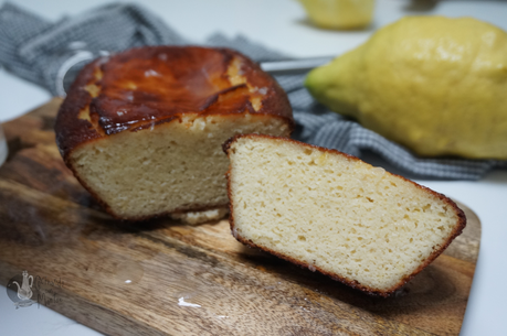Bizcocho de limón, sin azúcar y con harina de almendra Bizcocho de limón, sin azúcar y con harina de almendra