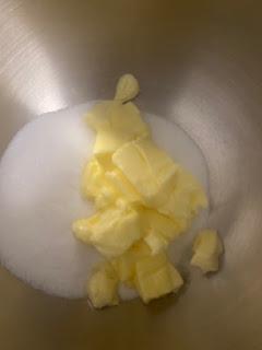 BIZCOCHO CON CEREZAS