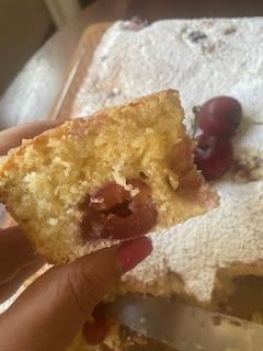 BIZCOCHO CON CEREZAS