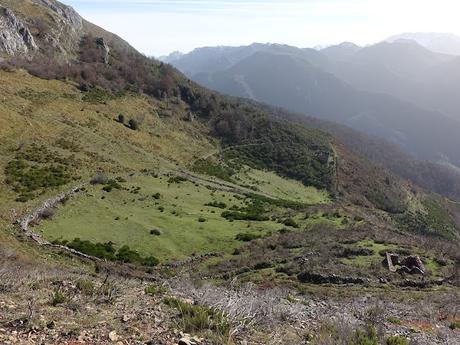 Alto San Lorenzo-Busbarraz-La Cuḷḷada Villaús-La Falguera-El Michu