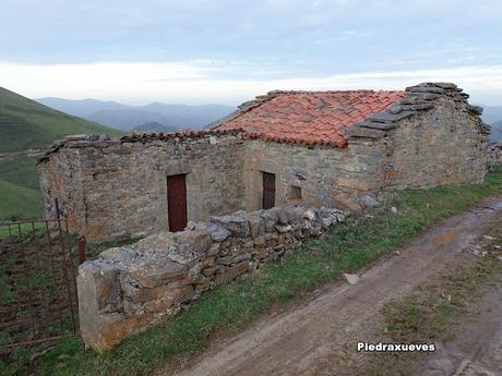 Alto San Lorenzo-Busbarraz-La Cuḷḷada Villaús-La Falguera-El Michu