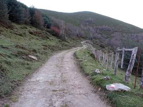 Alto San Lorenzo-Busbarraz-La Cuḷḷada Villaús-La Falguera-El Michu