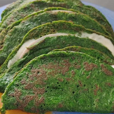 Crepes de espinacas rellenos Crepes de espinacas rellenos