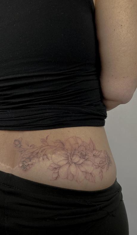 Tatuadora chilena viaja por el mundo transformando cicatrices femeninas en obras de arte