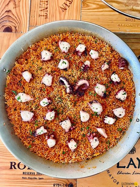 Arroz con pulpo y alioli de olivas negras