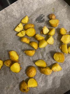 ENSALADA DE PATATAS , PEPINO, TOMATE, Y FETA