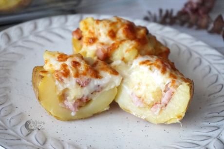 Patatas rellenas de bacon y queso
