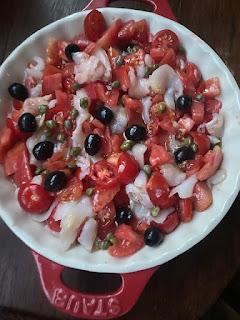 ENSALADA DE TOMATE CON BACALAO AHUMADO