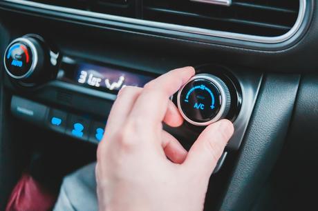 Cómo afecta el calor al coche: los elementos que más sufren y cómo evitar averías costosas