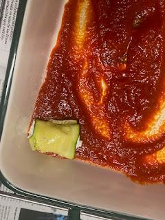 ROLLITOS DE CALABACÍN CON RICOTTA Y TOMATE