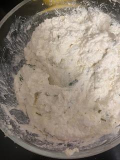 ROLLITOS DE CALABACÍN CON RICOTTA Y TOMATE