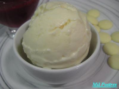 HELADO DE ARROZ CON LECHE CON SALSA DE FRUTOS ROJOS HELADO DE ARROZ CON LECHE CON SALSA DE FRUTOS ROJOS