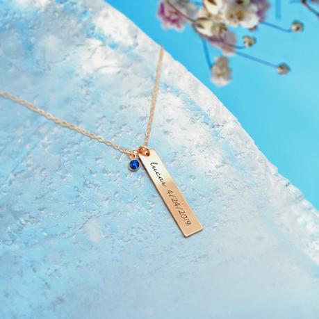 Dije Placa Personalizable-Dije Placa Rectangular Personalizable con gema en oro 18k